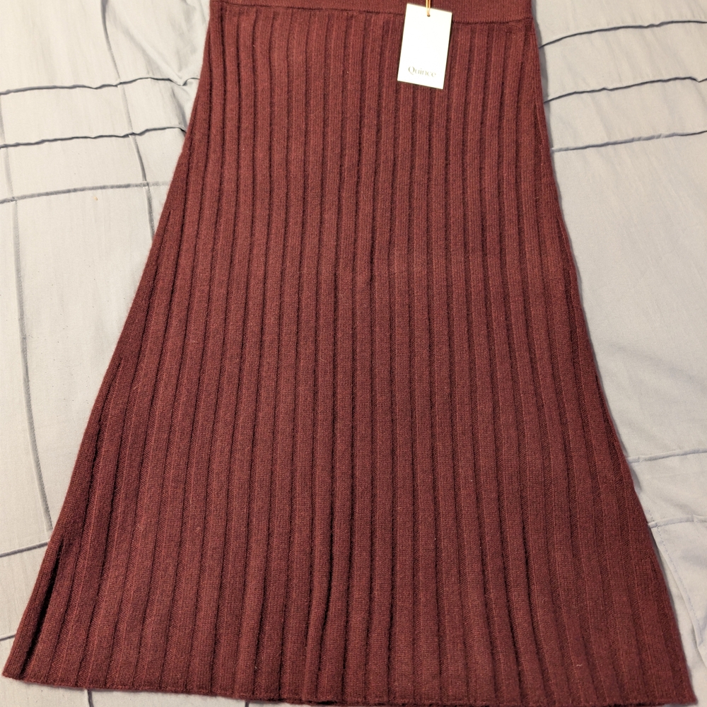 NWT Quince 100% Mongolian Cashmere Ribbed Midi Skirt Burgundy Small